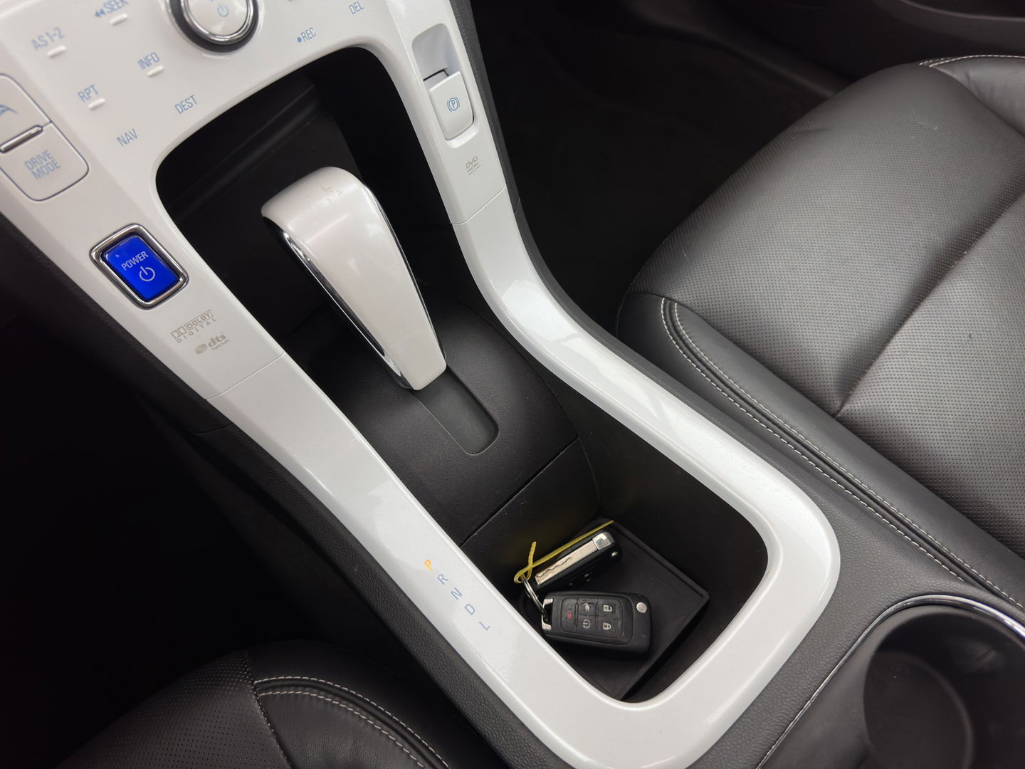 Chevrolet Volt 1.4 LTZ Aut. *PANO | LUXURY-LEATHER | HEATED-COMFORTSEATS | CRUISE | DIGI-COCKPIT | KEYLESS | ECC | 17"ALU*