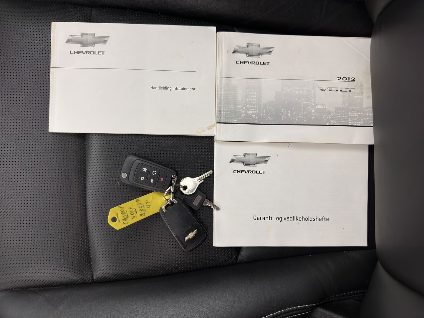 Chevrolet Volt 1.4 LTZ Aut. *PANO | LUXURY-LEATHER | HEATED-COMFORTSEATS | CRUISE | DIGI-COCKPIT | KEYLESS | ECC | 17"ALU*