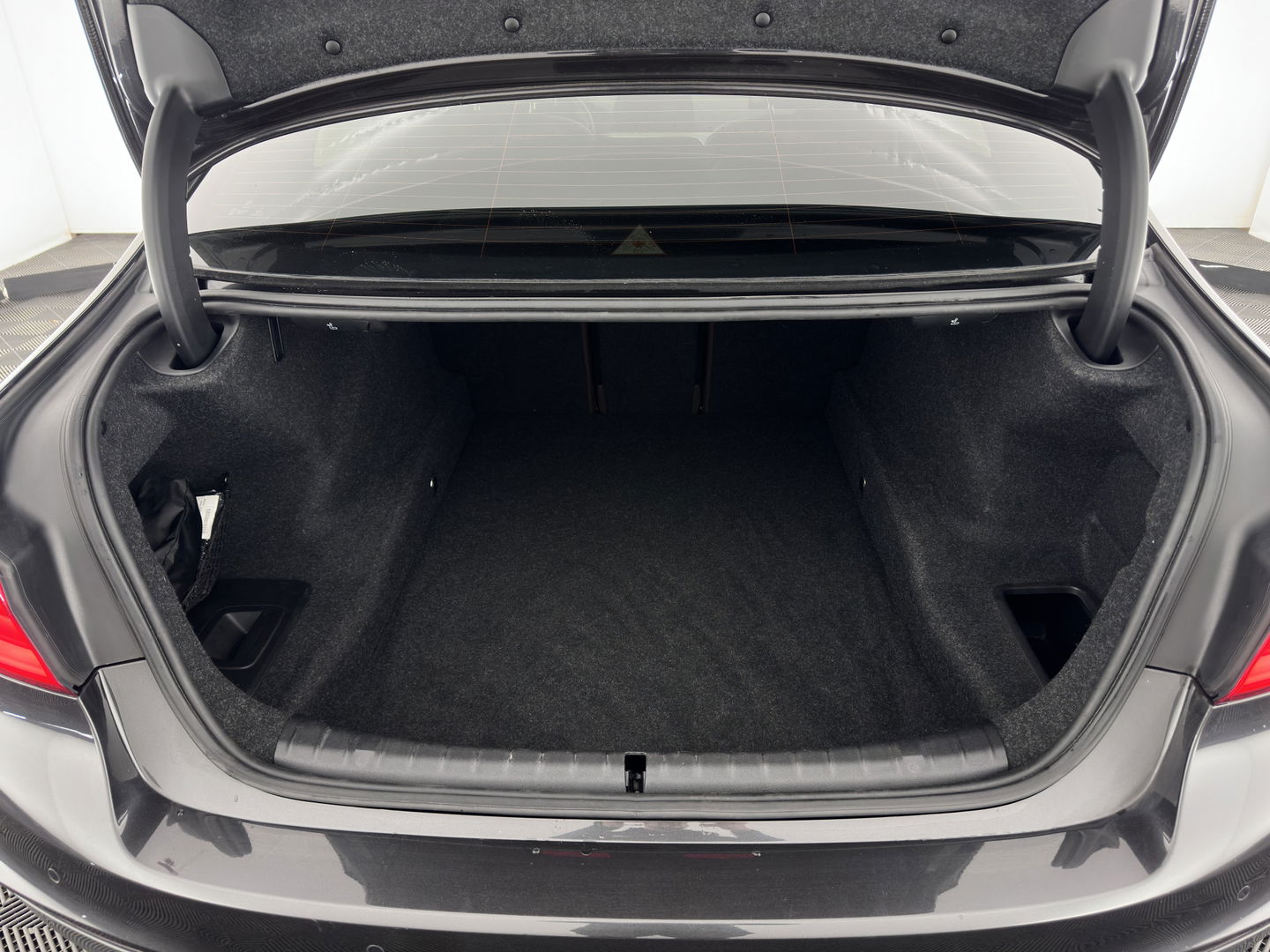 BMW 5 Serie 520i High Executive Edition M-Sportpack Aut. *PANO | LUXURY-LEATHER | FULL-LED | HARMAN/KARDON | MEMORY-PACK | DIGI-COCKPIT | NAVI-FULLMAP | HEATED-SPORTSEATS | DAB+ | AMBIENT-LIGHT | ECC | PDC | CRUISE | 19''ALU*