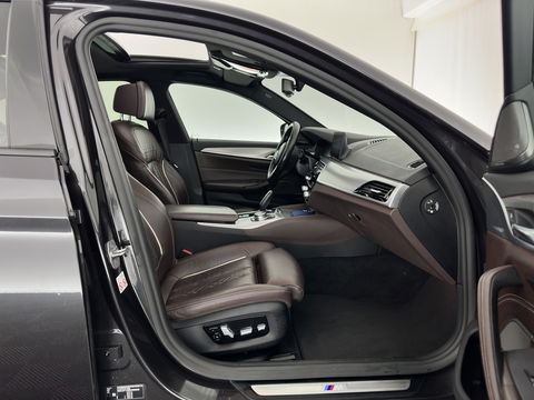 BMW 5 Serie 520i High Executive Edition M-Sportpack Aut. *PANO | LUXURY-LEATHER | FULL-LED | HARMAN/KARDON | MEMORY-PACK | DIGI-COCKPIT | NAVI-FULLMAP | HEATED-SPORTSEATS | DAB+ | AMBIENT-LIGHT | ECC | PDC | CRUISE | 19''ALU*