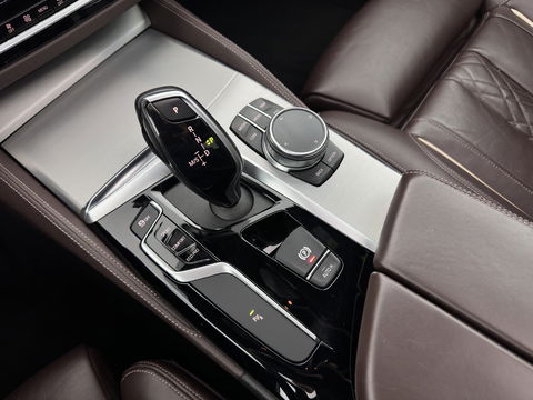BMW 5 Serie 520i High Executive Edition M-Sportpack Aut. *PANO | LUXURY-LEATHER | FULL-LED | HARMAN/KARDON | MEMORY-PACK | DIGI-COCKPIT | NAVI-FULLMAP | HEATED-SPORTSEATS | DAB+ | AMBIENT-LIGHT | ECC | PDC | CRUISE | 19''ALU*