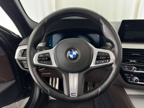 BMW 5 Serie 520i High Executive Edition M-Sportpack Aut. *PANO | LUXURY-LEATHER | FULL-LED | HARMAN/KARDON | MEMORY-PACK | DIGI-COCKPIT | NAVI-FULLMAP | HEATED-SPORTSEATS | DAB+ | AMBIENT-LIGHT | ECC | PDC | CRUISE | 19''ALU*