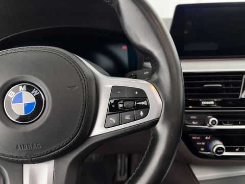 BMW 5 Serie 520i High Executive Edition M-Sportpack Aut. *PANO | LUXURY-LEATHER | FULL-LED | HARMAN/KARDON | MEMORY-PACK | DIGI-COCKPIT | NAVI-FULLMAP | HEATED-SPORTSEATS | DAB+ | AMBIENT-LIGHT | ECC | PDC | CRUISE | 19''ALU*