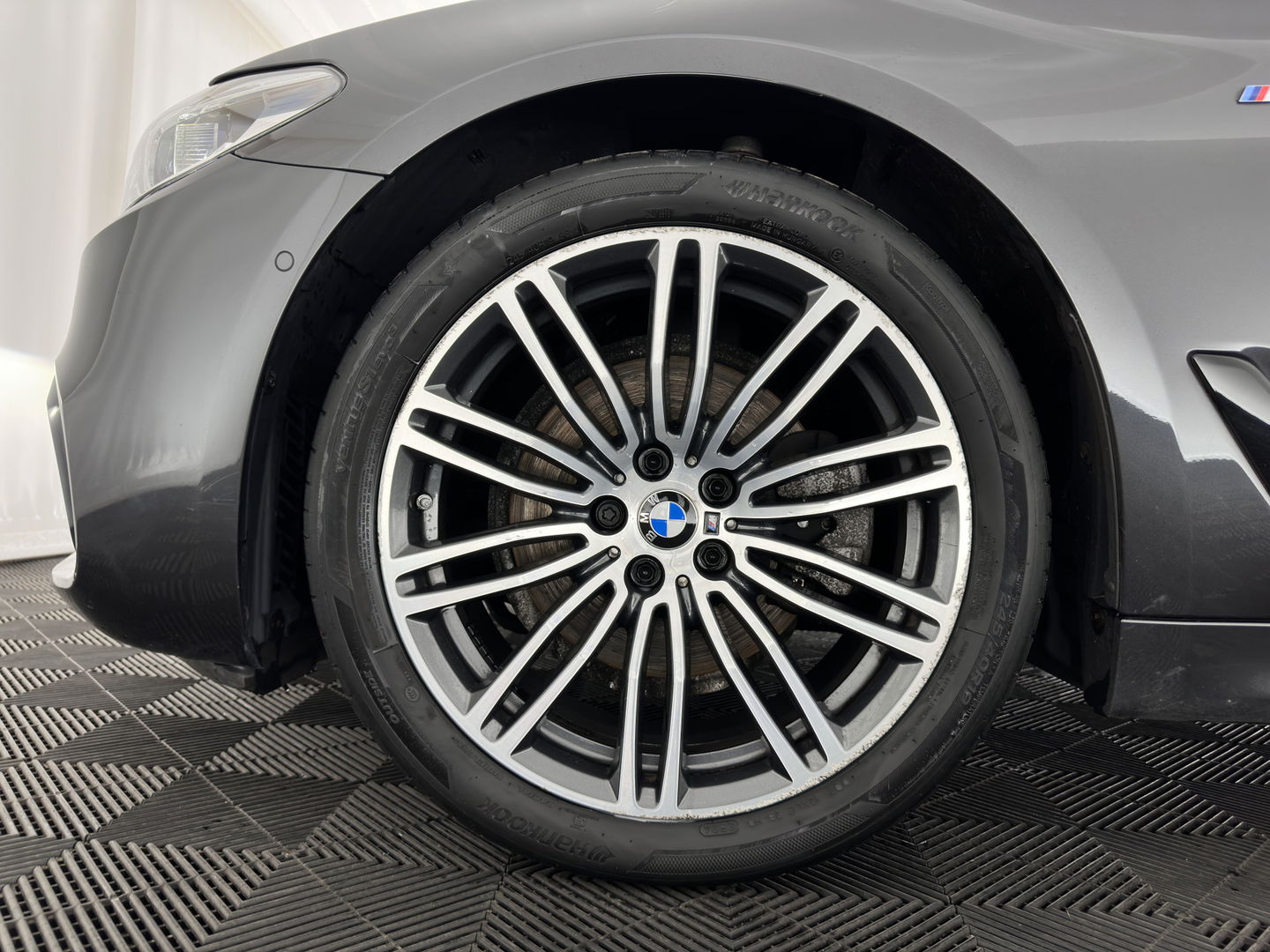 BMW 5 Serie 520i High Executive Edition M-Sportpack Aut. *PANO | LUXURY-LEATHER | FULL-LED | HARMAN/KARDON | MEMORY-PACK | DIGI-COCKPIT | NAVI-FULLMAP | HEATED-SPORTSEATS | DAB+ | AMBIENT-LIGHT | ECC | PDC | CRUISE | 19''ALU*