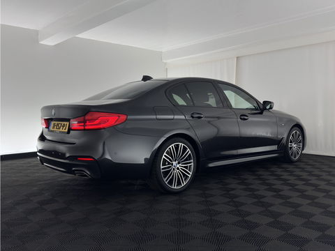 BMW 5 Serie 520i High Executive Edition M-Sportpack Aut. *PANO | LUXURY-LEATHER | FULL-LED | HARMAN/KARDON | MEMORY-PACK | DIGI-COCKPIT | NAVI-FULLMAP | HEATED-SPORTSEATS | DAB+ | AMBIENT-LIGHT | ECC | PDC | CRUISE | 19''ALU*
