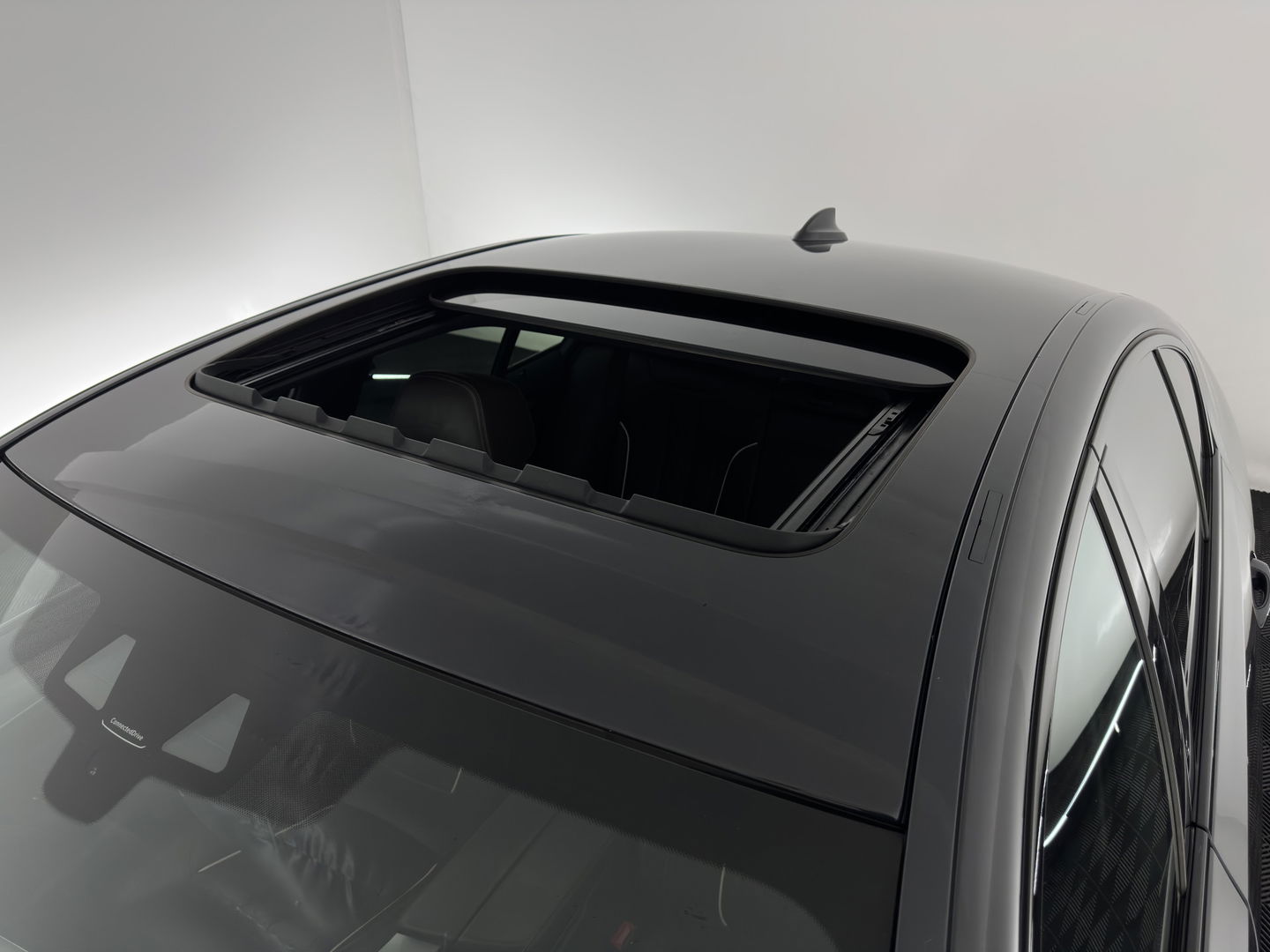 BMW 5 Serie 520i High Executive Edition M-Sportpack Aut. *PANO | LUXURY-LEATHER | FULL-LED | HARMAN/KARDON | MEMORY-PACK | DIGI-COCKPIT | NAVI-FULLMAP | HEATED-SPORTSEATS | DAB+ | AMBIENT-LIGHT | ECC | PDC | CRUISE | 19''ALU*