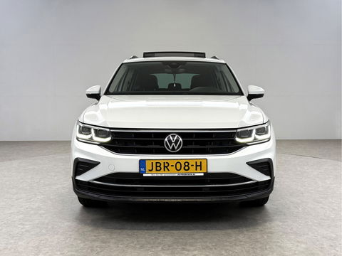 Volkswagen Tiguan 1.4 TSI eHybrid 225PK R-Line | Pano | IQ Light | Virtual | Stuur/Stoelverw. | Adaptive Cruise | Carplay | Trekh.