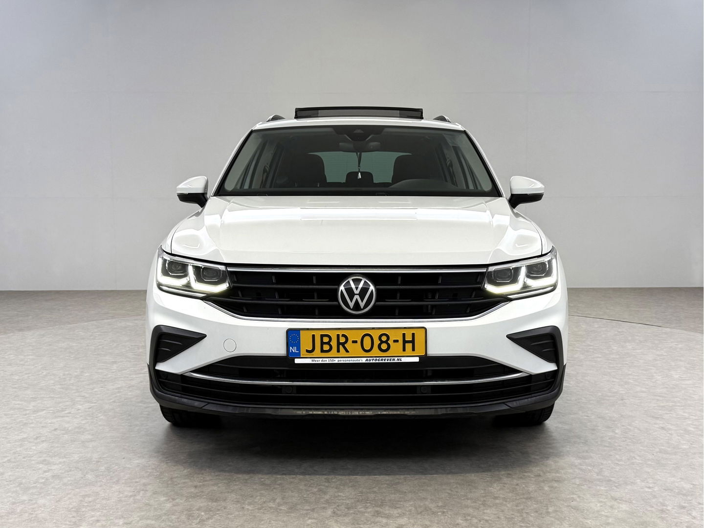 Volkswagen Tiguan 1.4 TSI eHybrid 225PK R-Line | Pano | IQ Light | Virtual | Stuur/Stoelverw. | Adaptive Cruise | Carplay | Trekh.