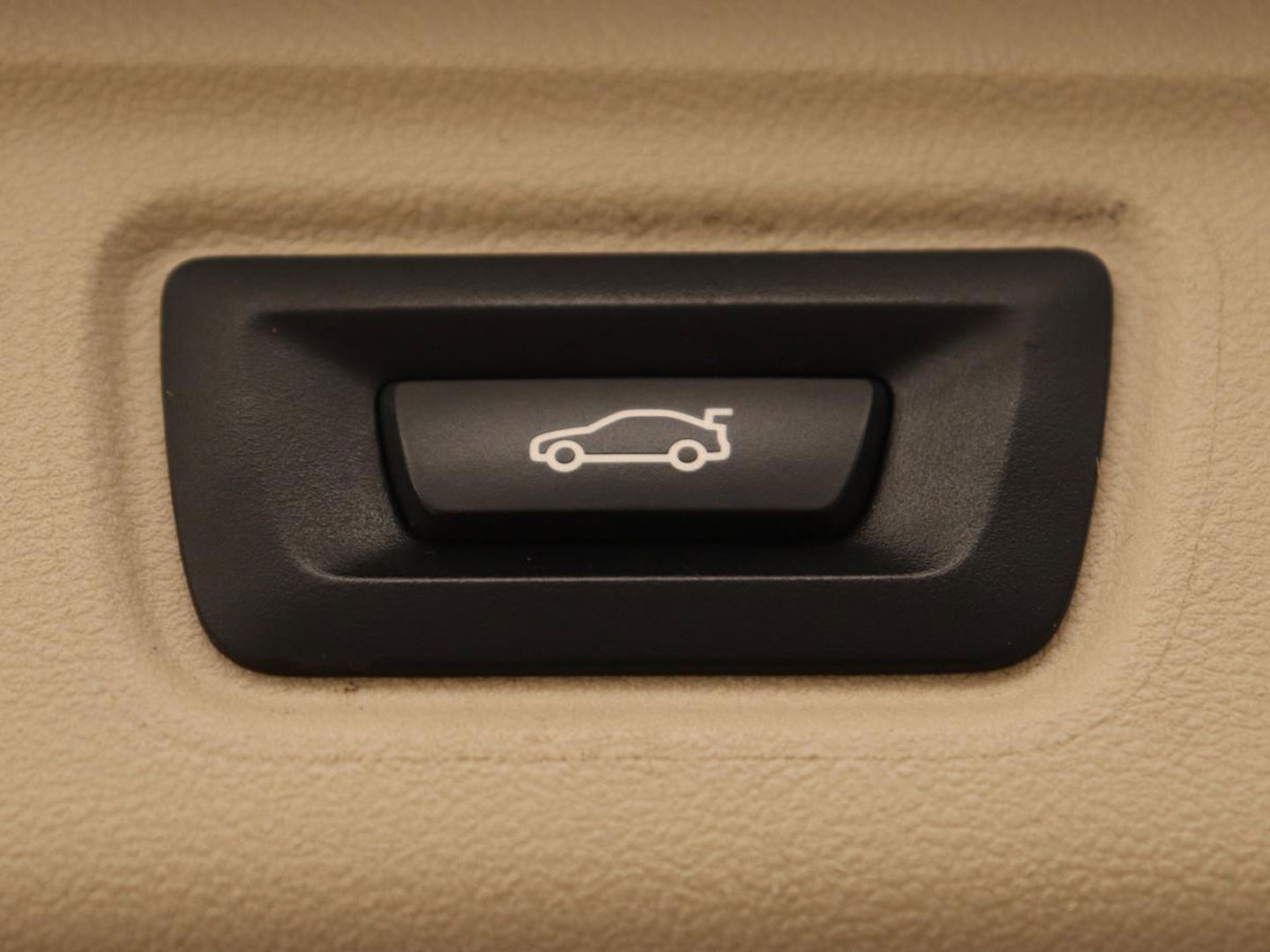 BMW 3-serie 330e Advantage | Leder | Harman/Kardon | Carplay | Live Cockpit | DAB | Camera | Park Assist | Navigatie | Full LED | PHEV | Plug In