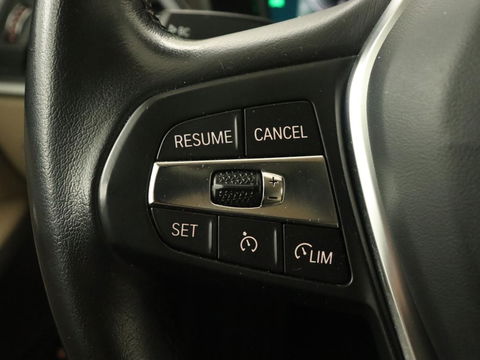 BMW 3-serie 330e Advantage | Leder | Harman/Kardon | Carplay | Live Cockpit | DAB | Camera | Park Assist | Navigatie | Full LED | PHEV | Plug In