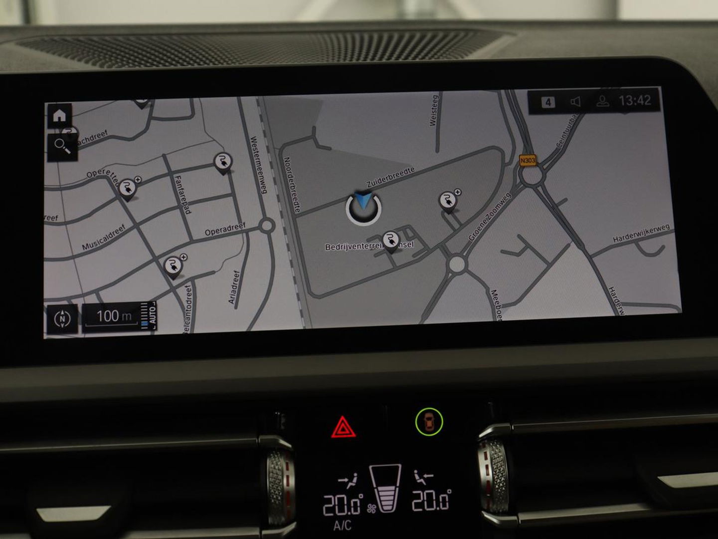 BMW 3-serie 330e Advantage | Leder | Harman/Kardon | Carplay | Live Cockpit | DAB | Camera | Park Assist | Navigatie | Full LED | PHEV | Plug In