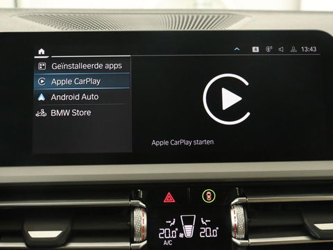BMW 3-serie 330e Advantage | Leder | Harman/Kardon | Carplay | Live Cockpit | DAB | Camera | Park Assist | Navigatie | Full LED | PHEV | Plug In
