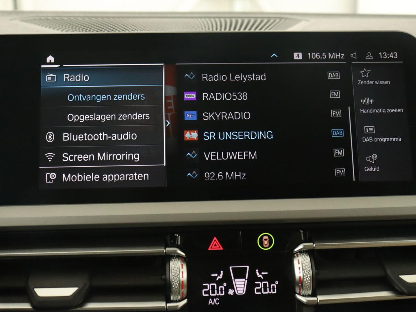 BMW 3-serie 330e Advantage | Leder | Harman/Kardon | Carplay | Live Cockpit | DAB | Camera | Park Assist | Navigatie | Full LED | PHEV | Plug In