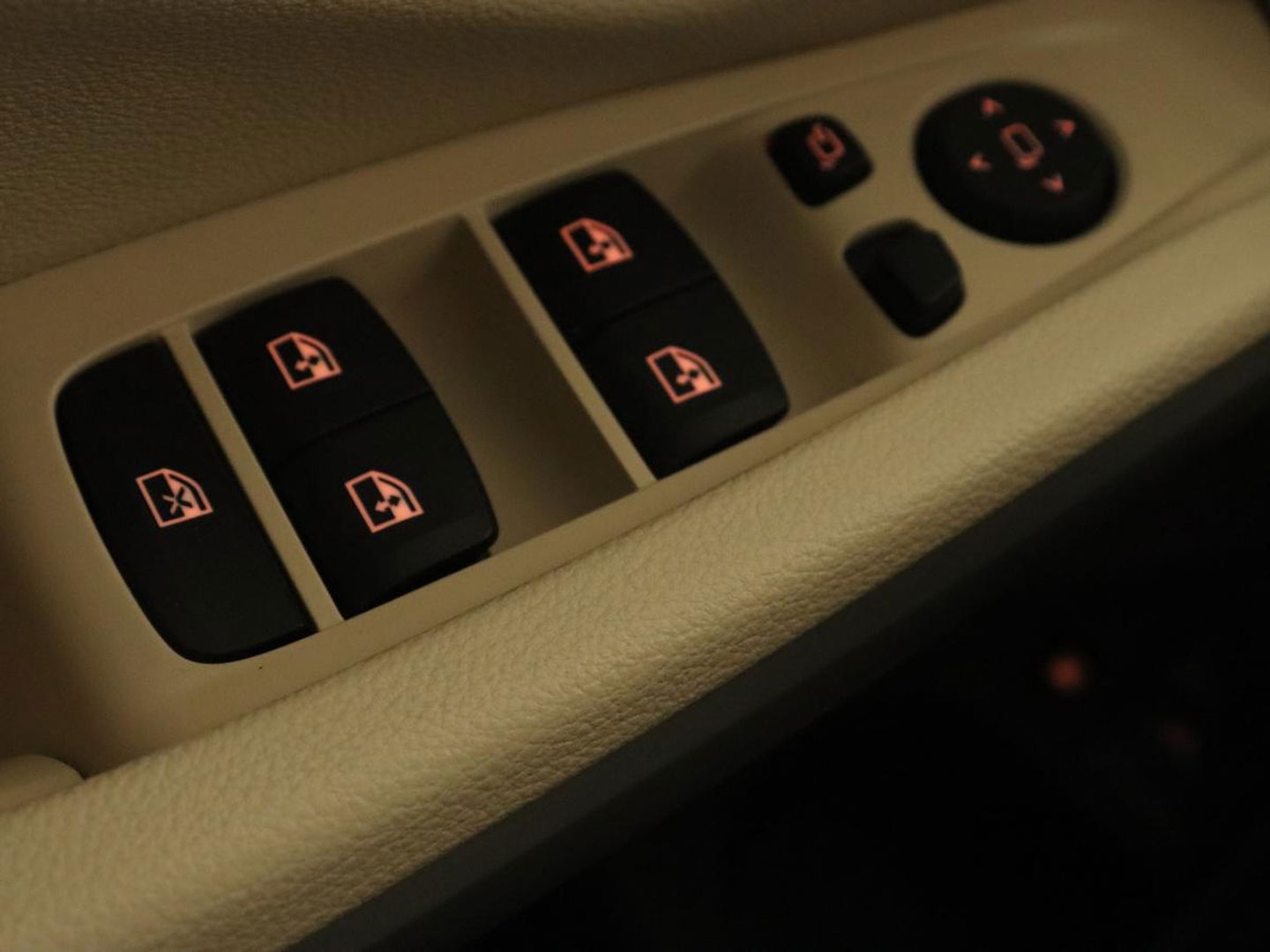 BMW 3-serie 330e Advantage | Leder | Harman/Kardon | Carplay | Live Cockpit | DAB | Camera | Park Assist | Navigatie | Full LED | PHEV | Plug In