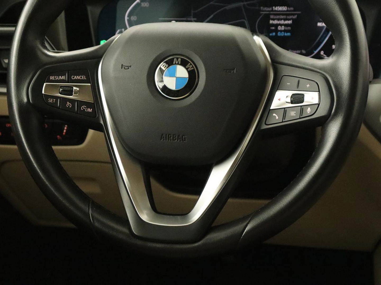 BMW 3-serie 330e Advantage | Leder | Harman/Kardon | Carplay | Live Cockpit | DAB | Camera | Park Assist | Navigatie | Full LED | PHEV | Plug In