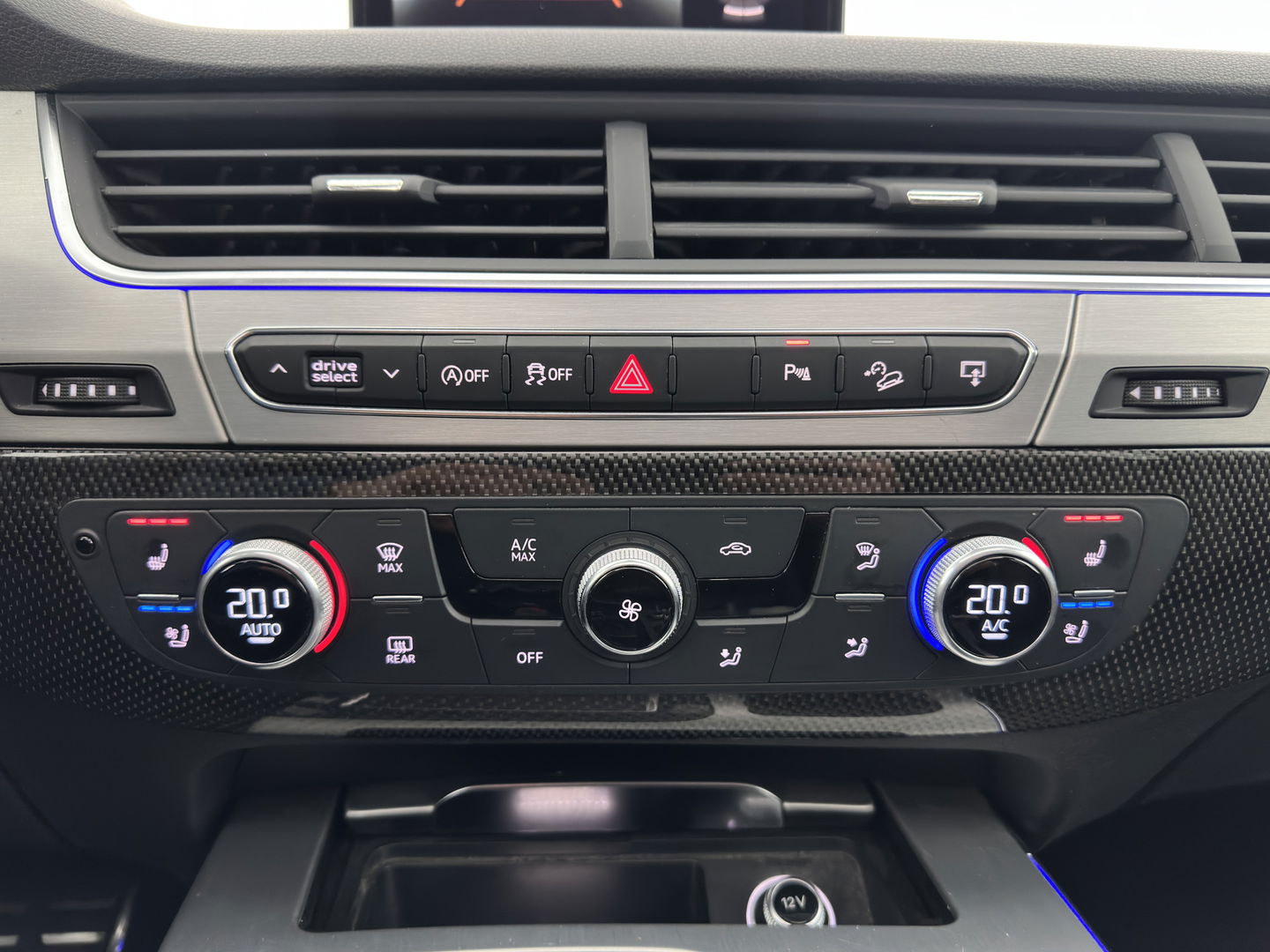 Audi SQ7 4.0 TDI quattro Pro Line + Aut. *PANO | ADAPTIVE-CRUISE | LUXURY-LEATHER | FULL-LED | DIGI-COCKPIT | BOSE-SOUND | KEYLESS | CAMERA | NAVI-FULLMAP | COMFORT-SEATS | ECC | PDC | 22''ALU*