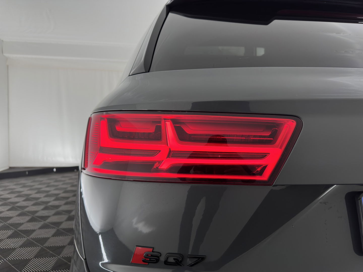 Audi SQ7 4.0 TDI quattro Pro Line + Aut. *PANO | ADAPTIVE-CRUISE | LUXURY-LEATHER | FULL-LED | DIGI-COCKPIT | BOSE-SOUND | KEYLESS | CAMERA | NAVI-FULLMAP | COMFORT-SEATS | ECC | PDC | 22''ALU*