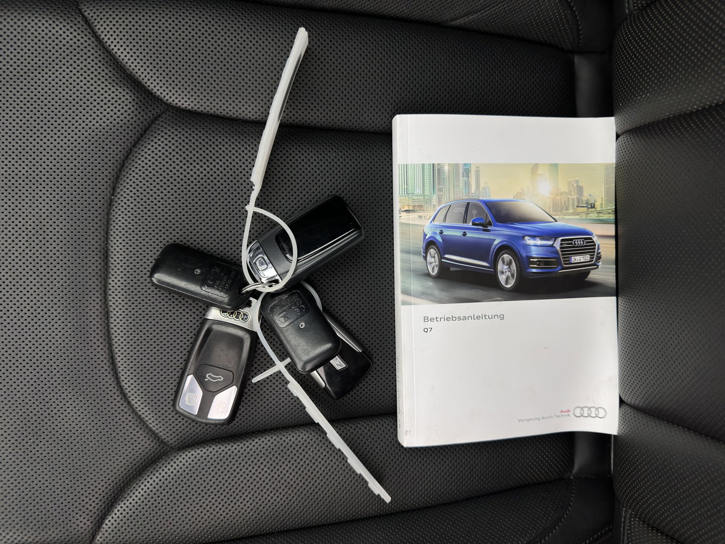 Audi SQ7 4.0 TDI quattro Pro Line + Aut. *PANO | ADAPTIVE-CRUISE | LUXURY-LEATHER | FULL-LED | DIGI-COCKPIT | BOSE-SOUND | KEYLESS | CAMERA | NAVI-FULLMAP | COMFORT-SEATS | ECC | PDC | 22''ALU*