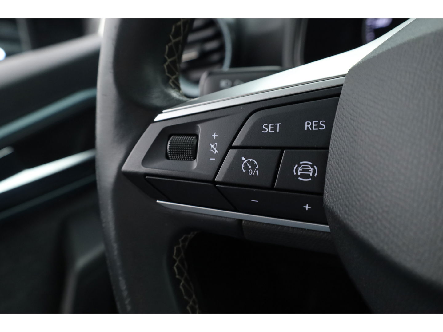 SEAT Arona 1.0 TSI Xperience | Navi by App | Stoelverw. | Keyless | 17'' | PDC A | Clima
