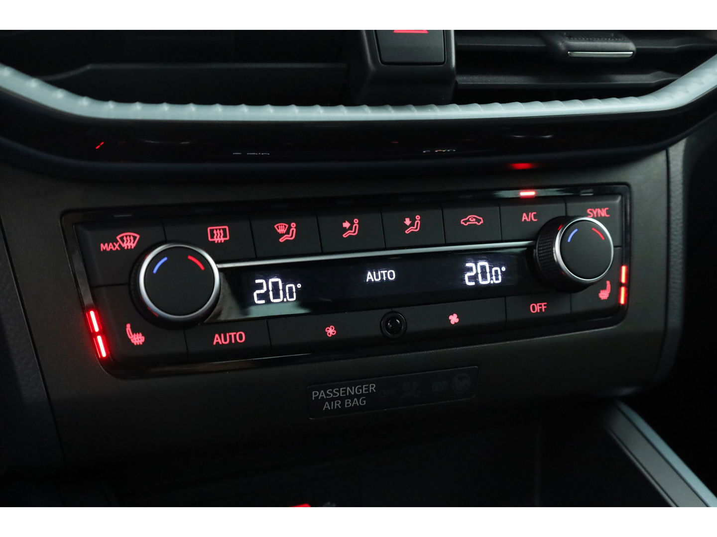 SEAT Arona 1.0 TSI Xperience | Navi by App | Stoelverw. | Keyless | 17'' | PDC A | Clima