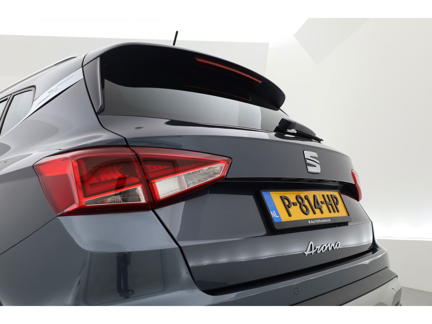 SEAT Arona 1.0 TSI Xperience | Navi by App | Stoelverw. | Keyless | 17'' | PDC A | Clima