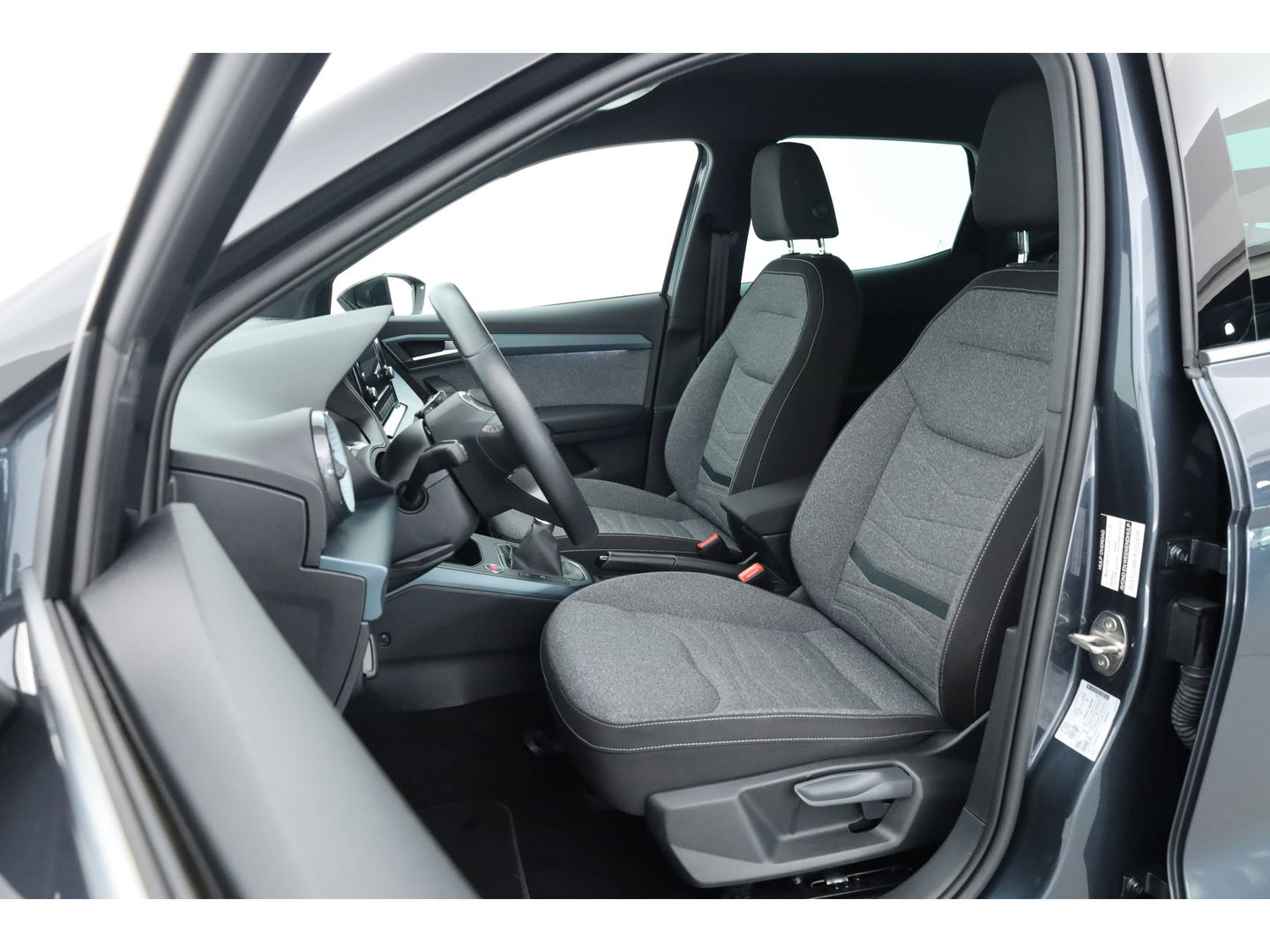 SEAT Arona 1.0 TSI Xperience | Navi by App | Stoelverw. | Keyless | 17'' | PDC A | Clima