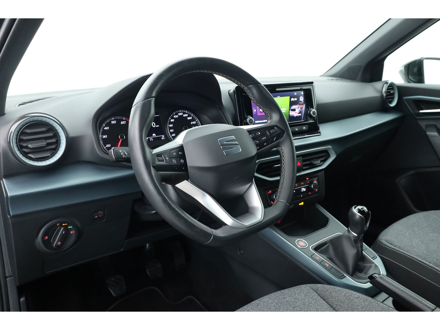 SEAT Arona 1.0 TSI Xperience | Navi by App | Stoelverw. | Keyless | 17'' | PDC A | Clima