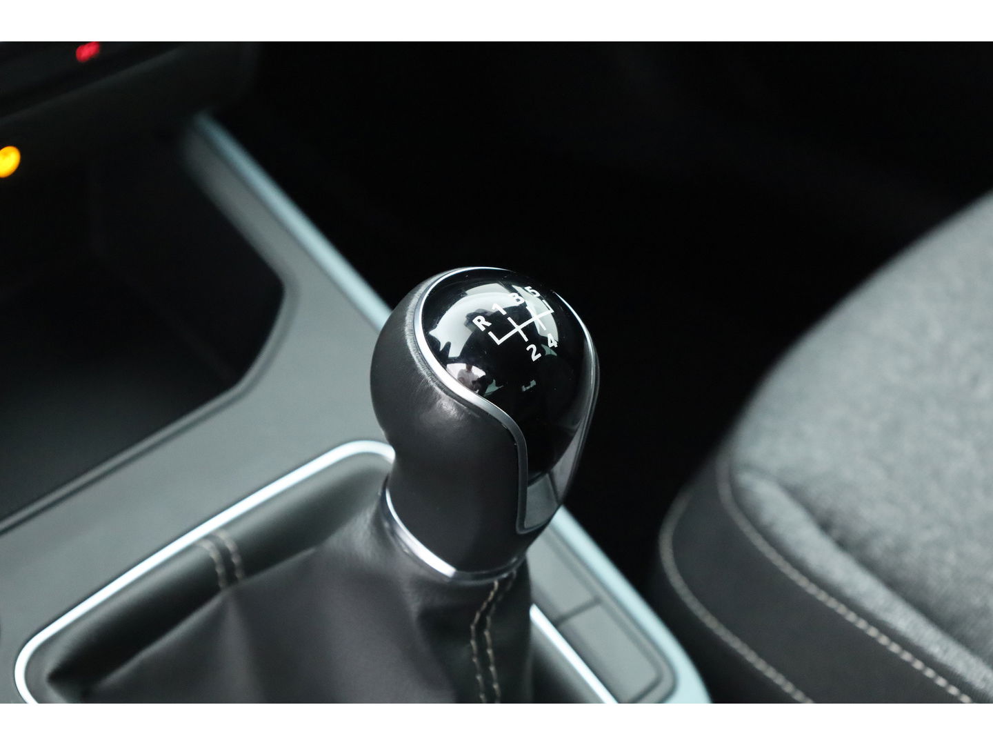 SEAT Arona 1.0 TSI Xperience | Navi by App | Stoelverw. | Keyless | 17'' | PDC A | Clima