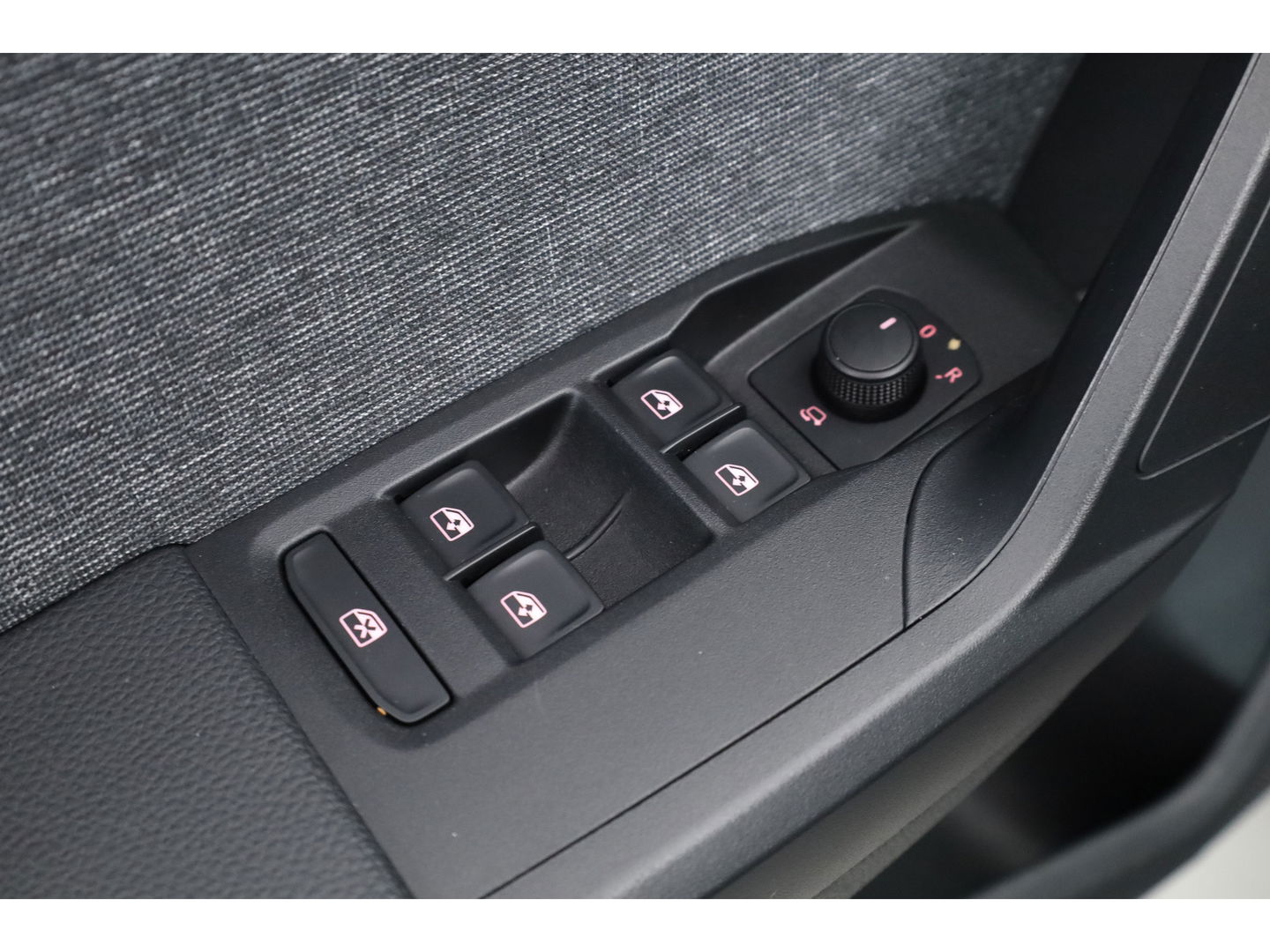 SEAT Arona 1.0 TSI Xperience | Navi by App | Stoelverw. | Keyless | 17'' | PDC A | Clima
