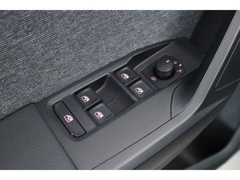 SEAT Arona 1.0 TSI Xperience | Navi by App | Stoelverw. | Keyless | 17'' | PDC A | Clima