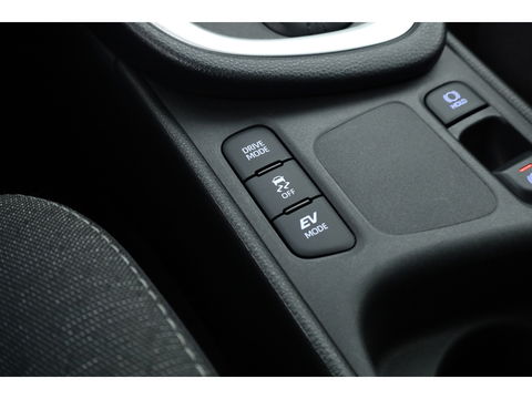 Toyota Yaris 1.5 Hybrid Dynamic | CarPlay | Camera | Adapt. Cruise | Keyless | DAB