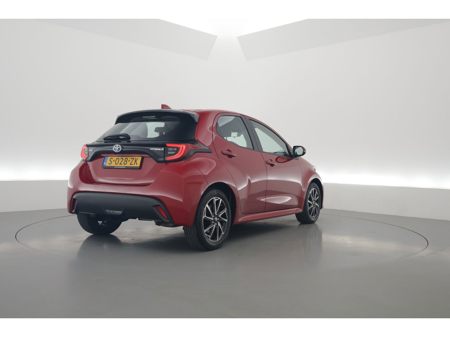 Toyota Yaris 1.5 Hybrid Dynamic | CarPlay | Camera | Adapt. Cruise | Keyless | DAB