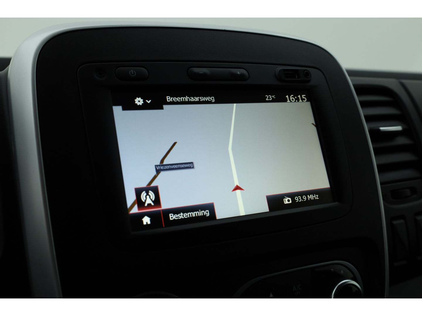 Renault Trafic 2.0 dCi 120 T29 L2H1 Work Edition | Trekhaak | Cruise | Camera | Navi