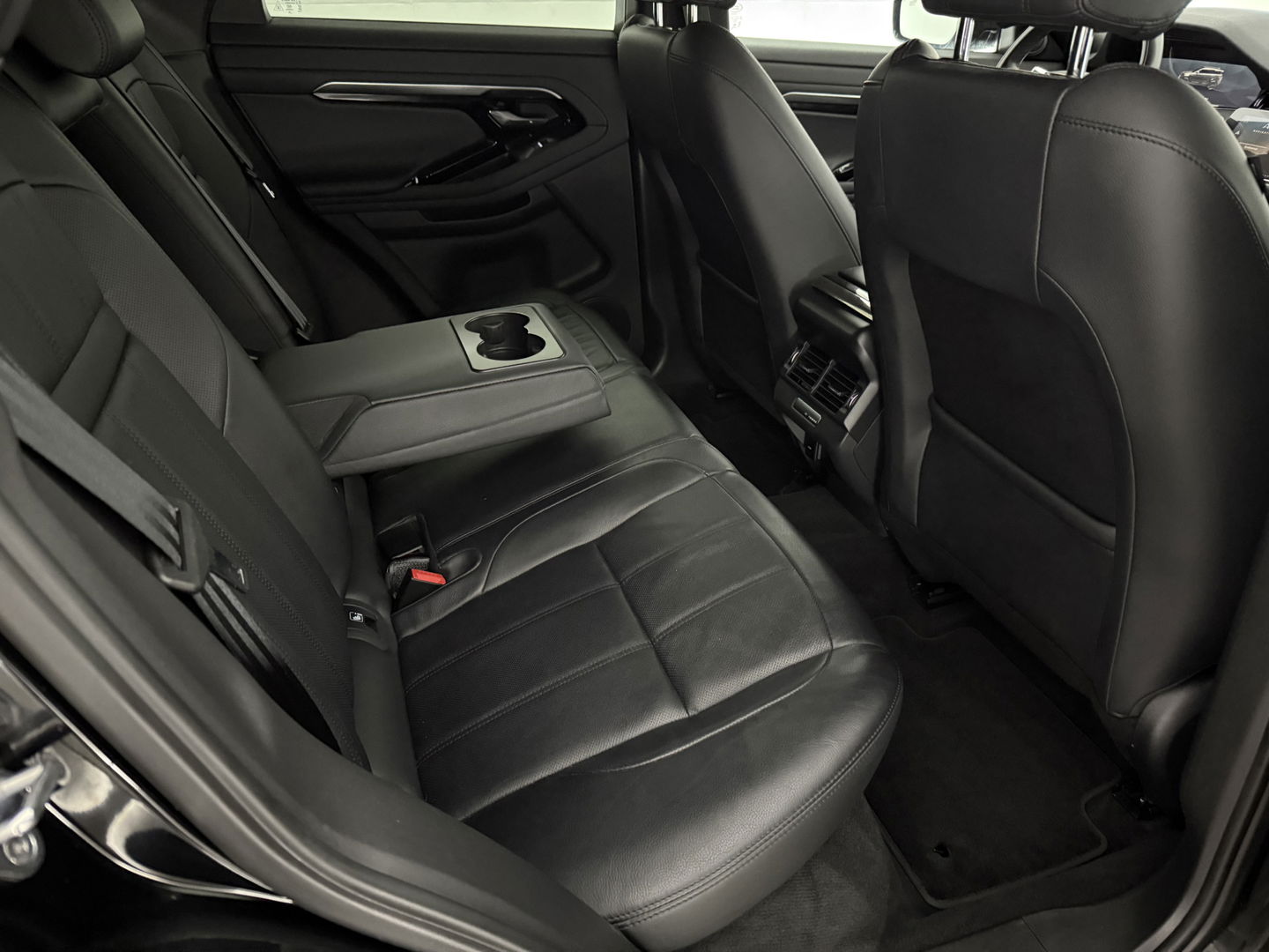 Land Rover Range Rover Evoque 1.5 p300e AWD 309PK R-Dynamic S | 360° | Virtual | Carplay | Adaptive Cruise | Trekh. | Leder | Dodehoek
