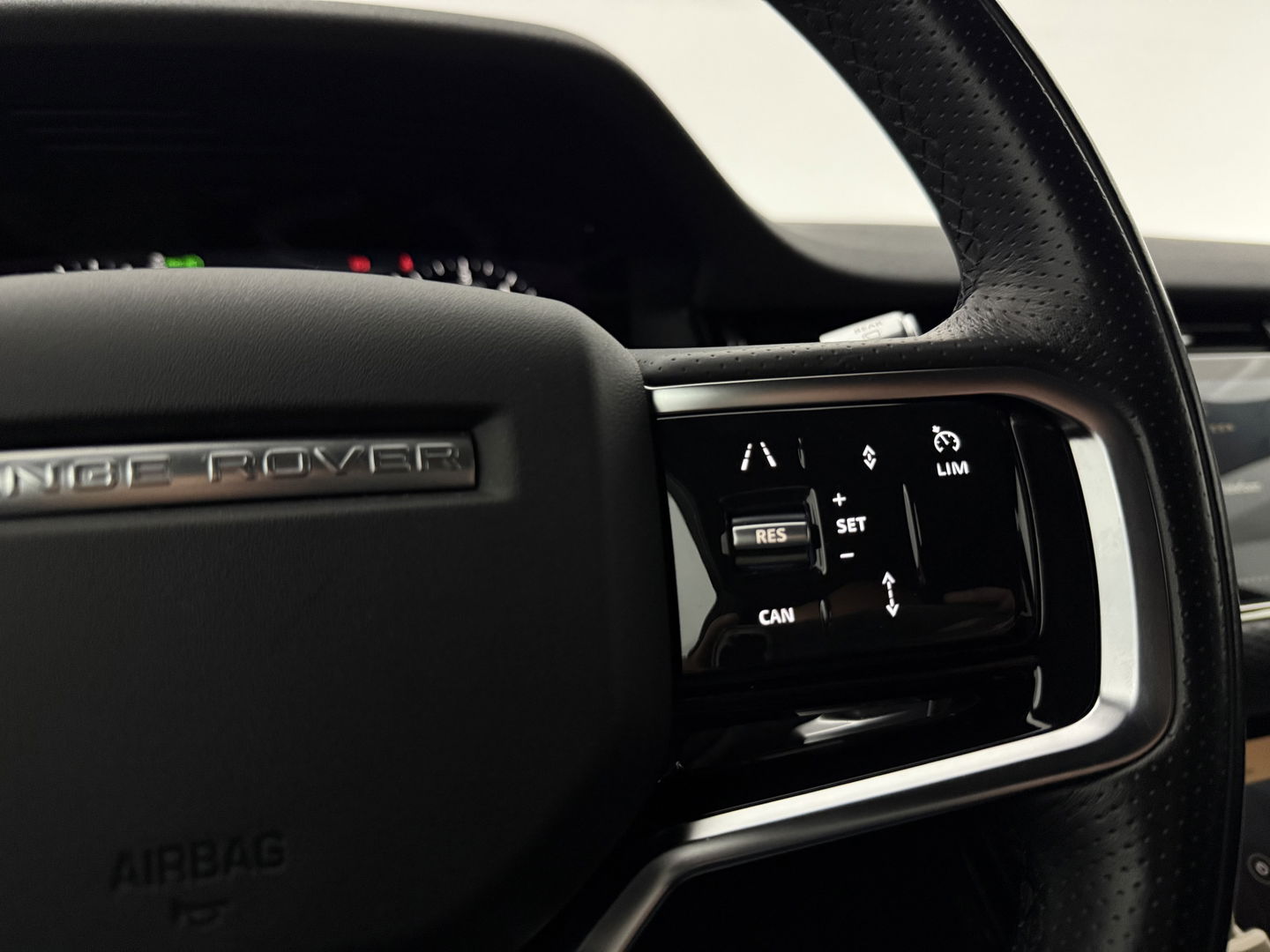 Land Rover Range Rover Evoque 1.5 p300e AWD 309PK R-Dynamic S | 360° | Virtual | Carplay | Adaptive Cruise | Trekh. | Leder | Dodehoek