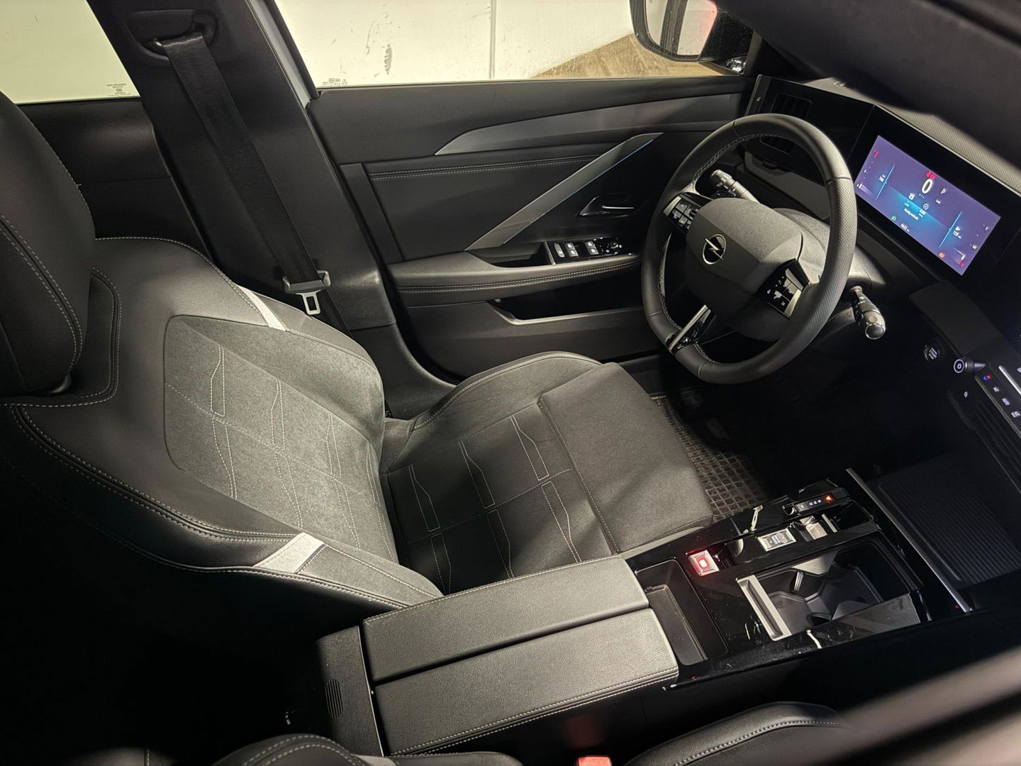 Opel Astra 1.2 Turbo GS 360' HEAD-UP KEYLESS PANO VOL'
