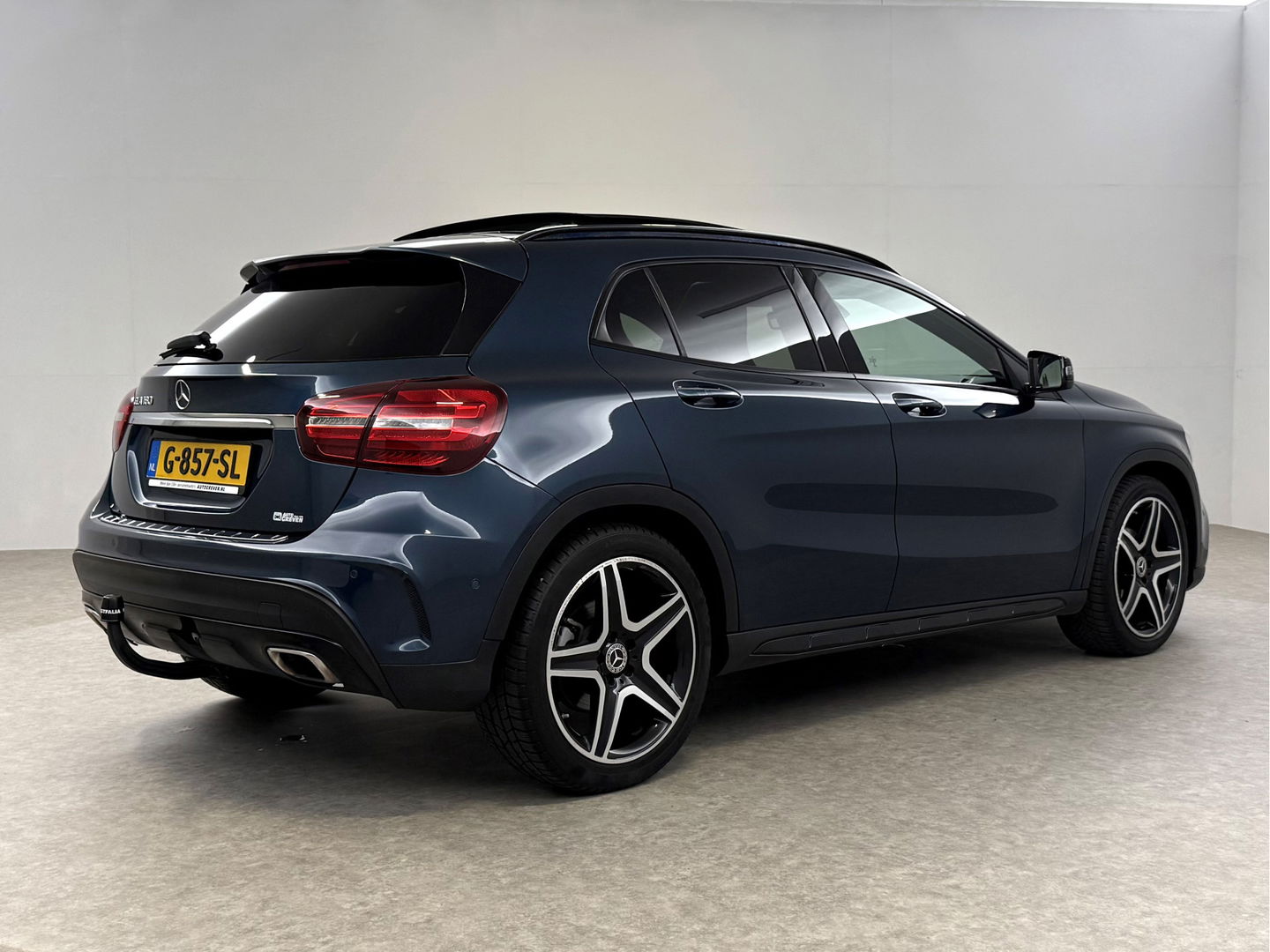 Mercedes-Benz GLA 180 AMG Limited | Pano | Camera | Trekh. | Cruise | Navigatie | LED | Parkeersens. l NAP
