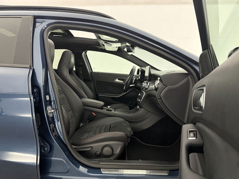 Mercedes-Benz GLA 180 AMG Limited | Pano | Camera | Trekh. | Cruise | Navigatie | LED | Parkeersens. l NAP