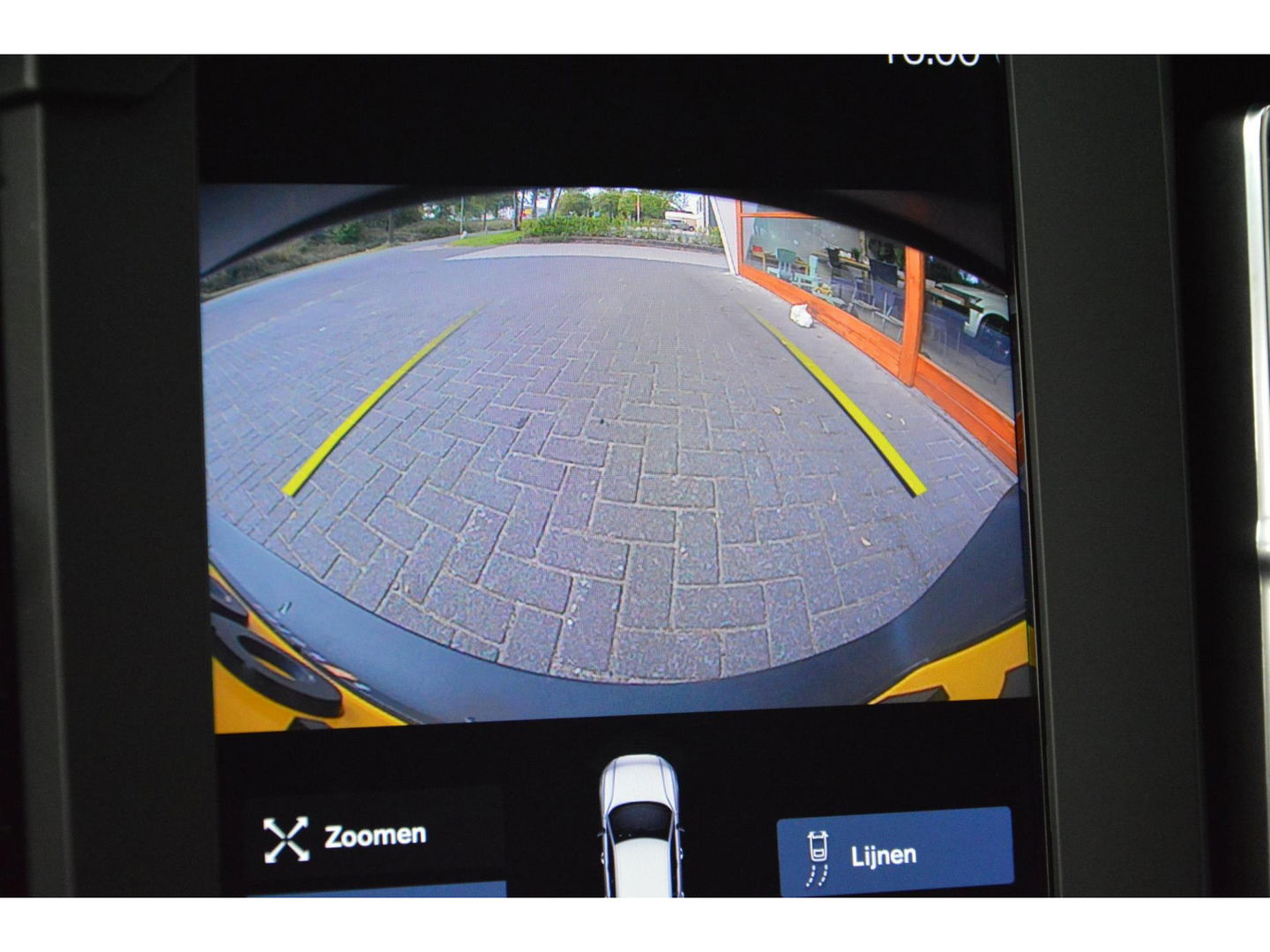 Volvo XC40 T2 Momentum | Camera | Apple CarPlay | Cruise Control | Bluetooth |