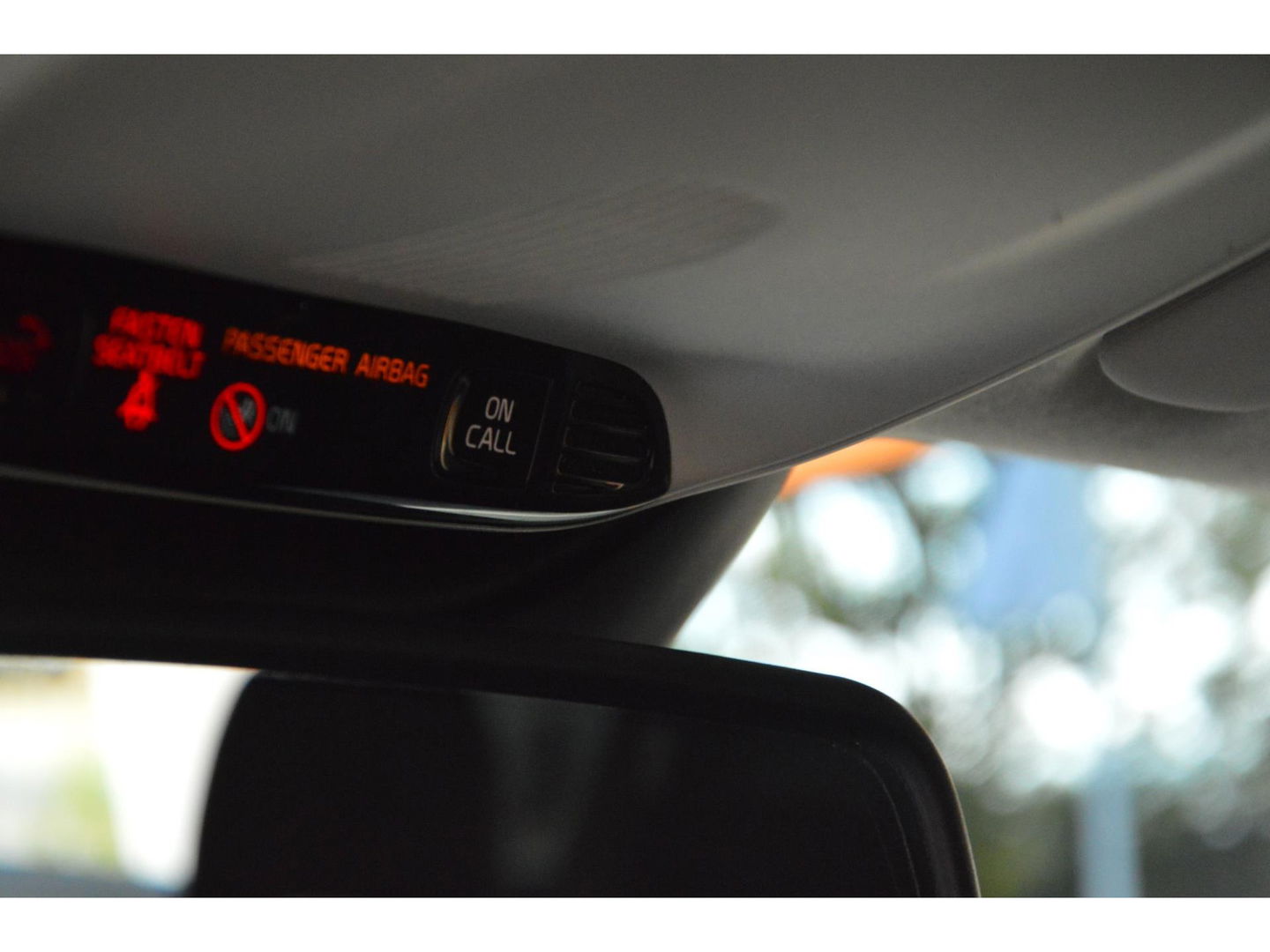 Volvo XC40 T2 Momentum | Camera | Apple CarPlay | Cruise Control | Bluetooth |