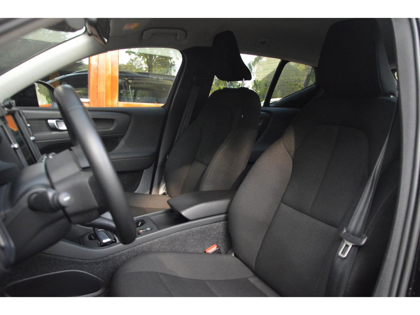 Volvo XC40 T2 Momentum | Camera | Apple CarPlay | Cruise Control | Bluetooth |