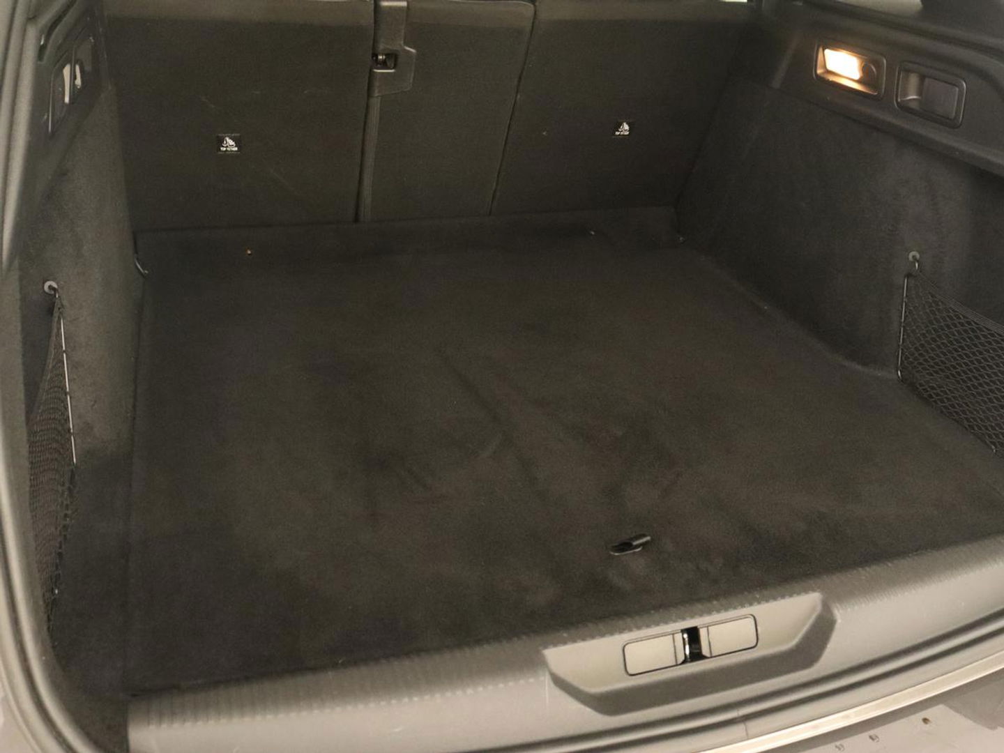 Peugeot 308 1.6 PHEV Active Pack Business | Stoelverwarming | Half leder | Trekhaak | Navigatie | Full LED | Carplay | Sportstoelen | Digital Cockpit | Plug In
