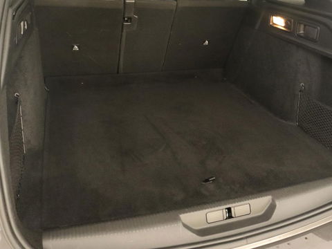 Peugeot 308 1.6 PHEV Active Pack Business | Stoelverwarming | Half leder | Trekhaak | Navigatie | Full LED | Carplay | Sportstoelen | Digital Cockpit | Plug In