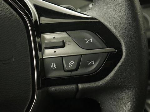 Peugeot 308 1.6 PHEV Active Pack Business | Stoelverwarming | Half leder | Trekhaak | Navigatie | Full LED | Carplay | Sportstoelen | Digital Cockpit | Plug In