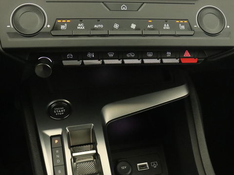 Peugeot 308 1.6 PHEV Active Pack Business | Stoelverwarming | Half leder | Trekhaak | Navigatie | Full LED | Carplay | Sportstoelen | Digital Cockpit | Plug In