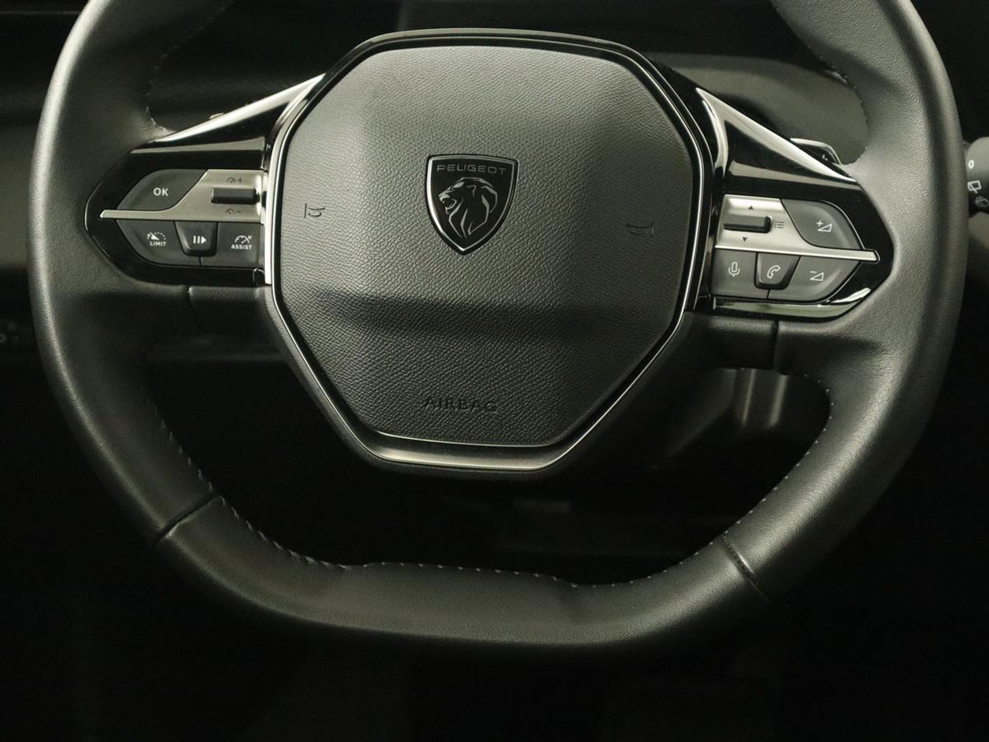 Peugeot 308 1.6 PHEV Active Pack Business | Stoelverwarming | Half leder | Trekhaak | Navigatie | Full LED | Carplay | Sportstoelen | Digital Cockpit | Plug In