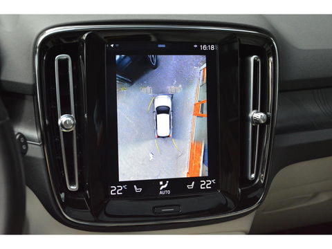 Volvo XC40 T5 Hybride Ultimate Dark | 360° Camera | Stoel + Stuur verwarmd | Panoramadak | Adaptive Cruise | Harman\Kardon |