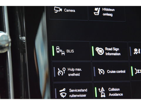 Volvo XC40 T5 Hybride Ultimate Dark | 360° Camera | Stoel + Stuur verwarmd | Panoramadak | Adaptive Cruise | Harman\Kardon |