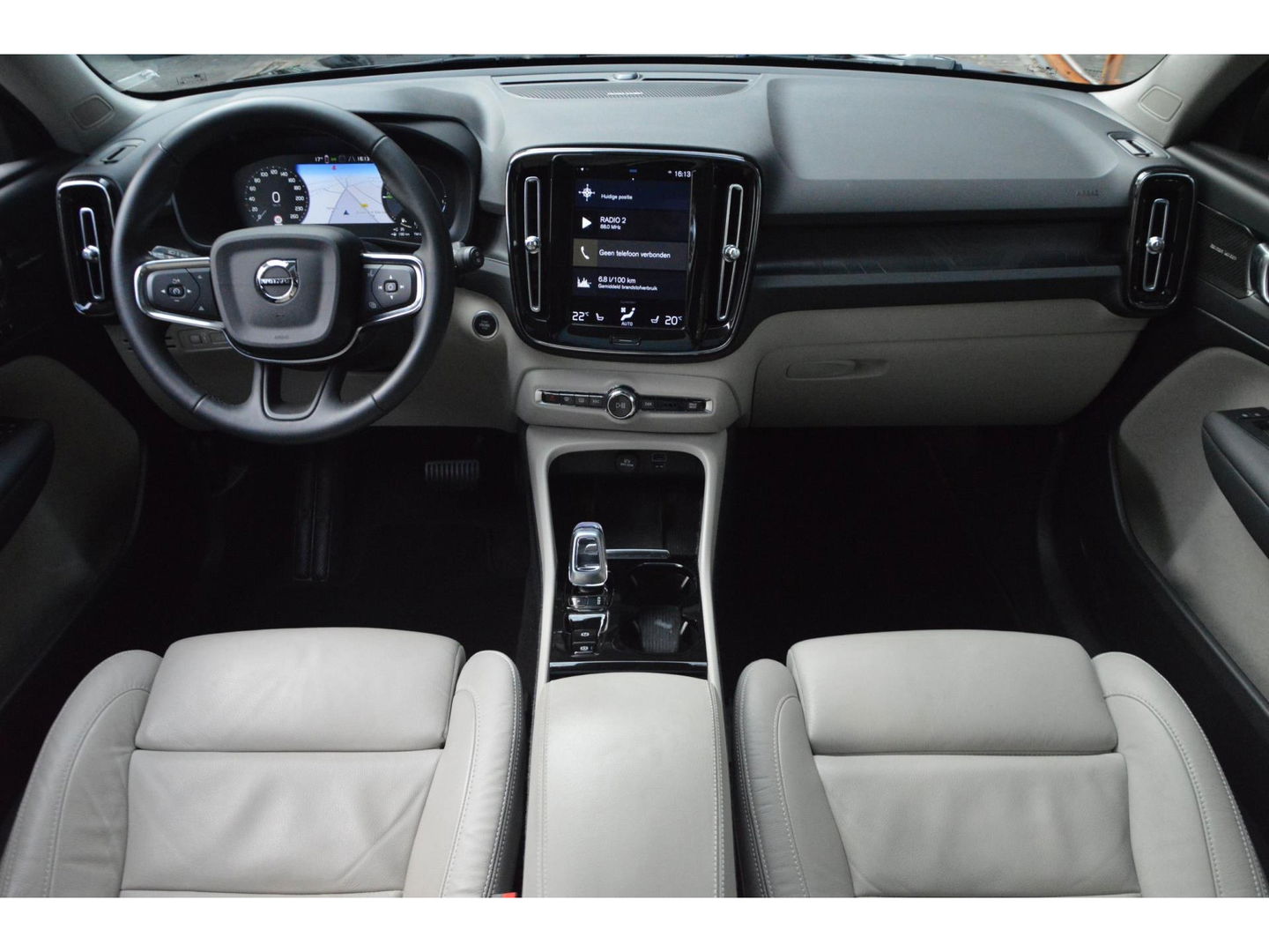Volvo XC40 T5 Hybride Ultimate Dark | 360° Camera | Stoel + Stuur verwarmd | Panoramadak | Adaptive Cruise | Harman\Kardon |
