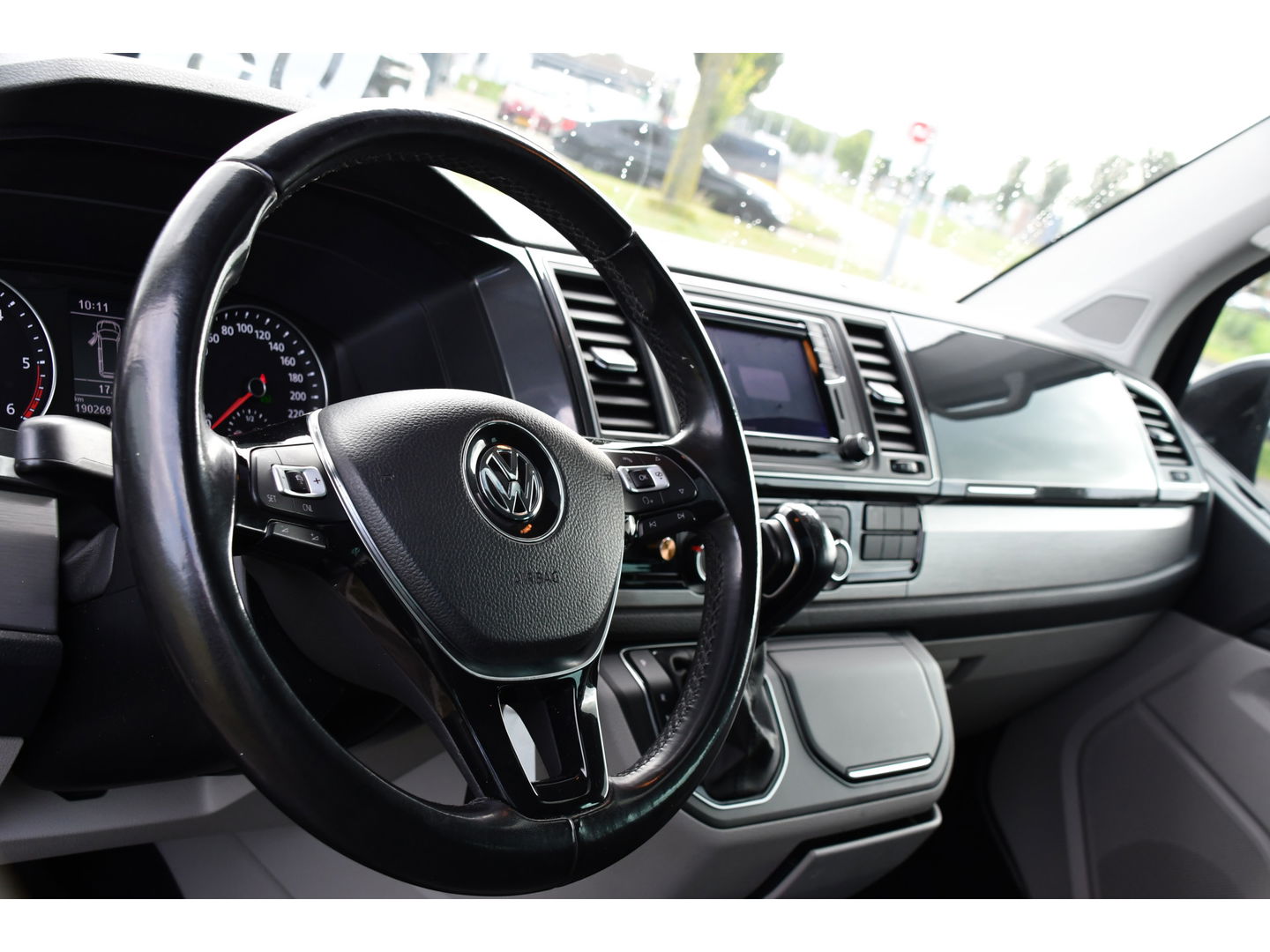 Volkswagen Transporter 2.0 TDI L2H1 DC 4Motion Highline Adaptieve Cruise, LED, 204pk, Automaat, 4x4, Leder, Multimedia, 2 x Schuifdeur, Sensoren, Uniek!